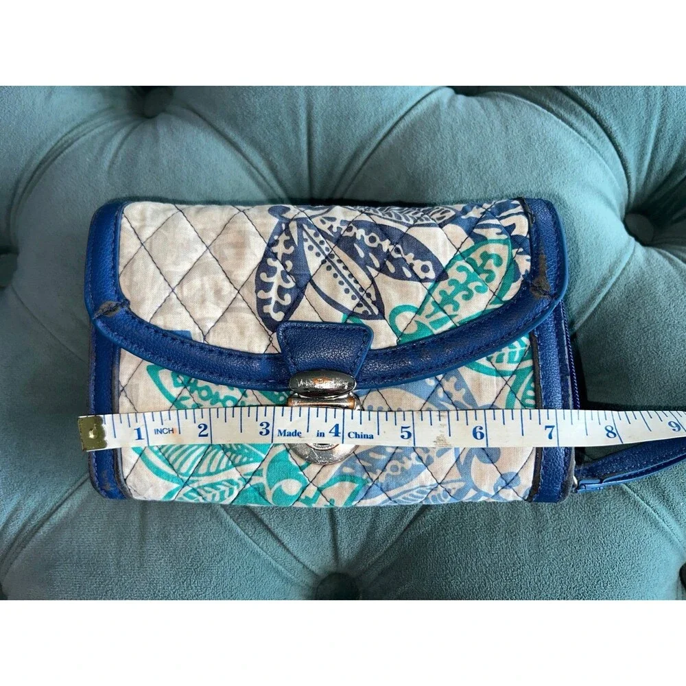 Vera Bradley Floral quilted wallet-wristlet - Picture 5 of 6